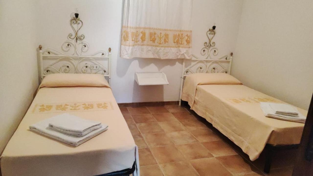 Residence Spiaggia Bianca Golfo Aranci Esterno foto