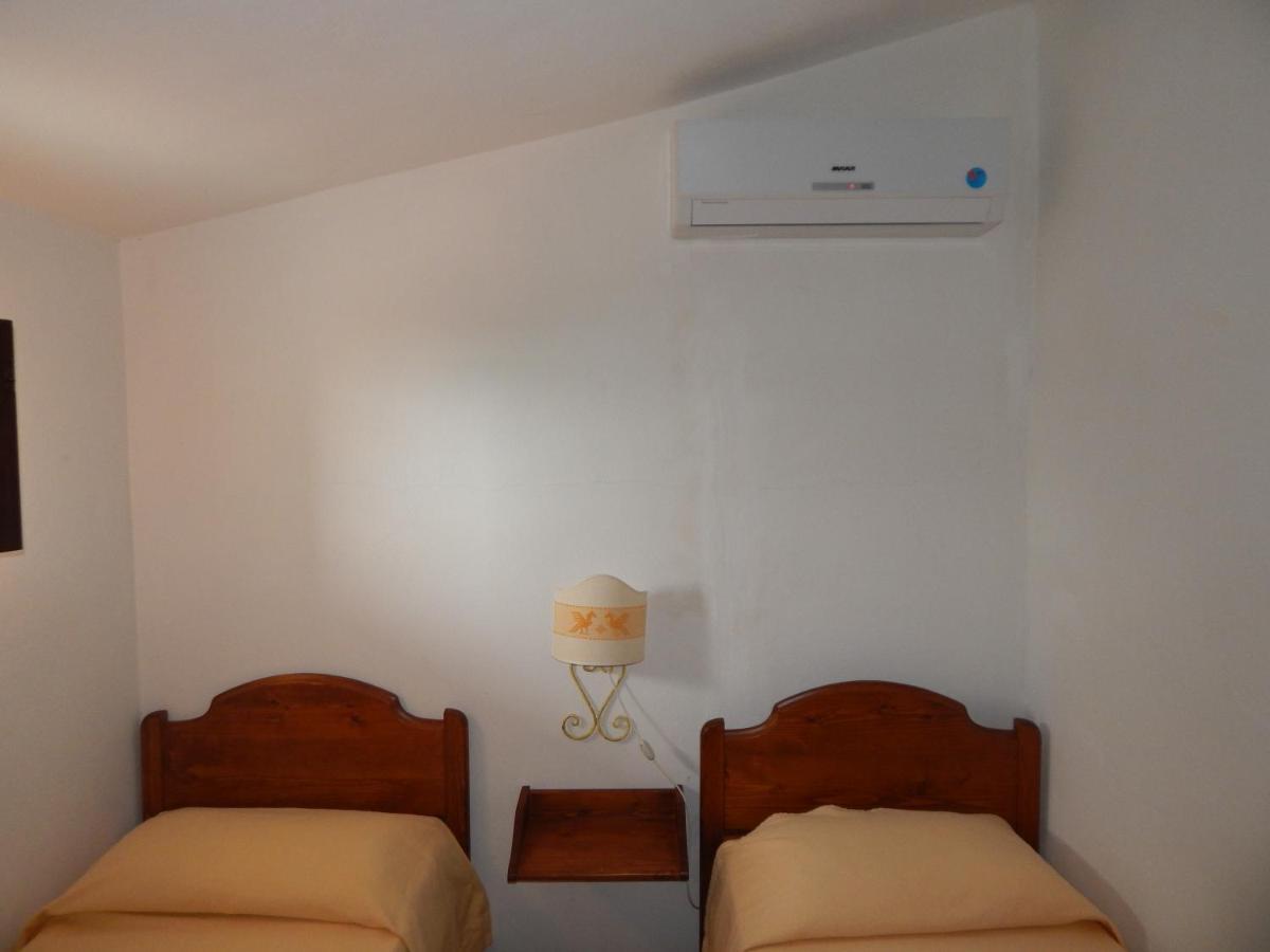Residence Spiaggia Bianca Golfo Aranci Esterno foto