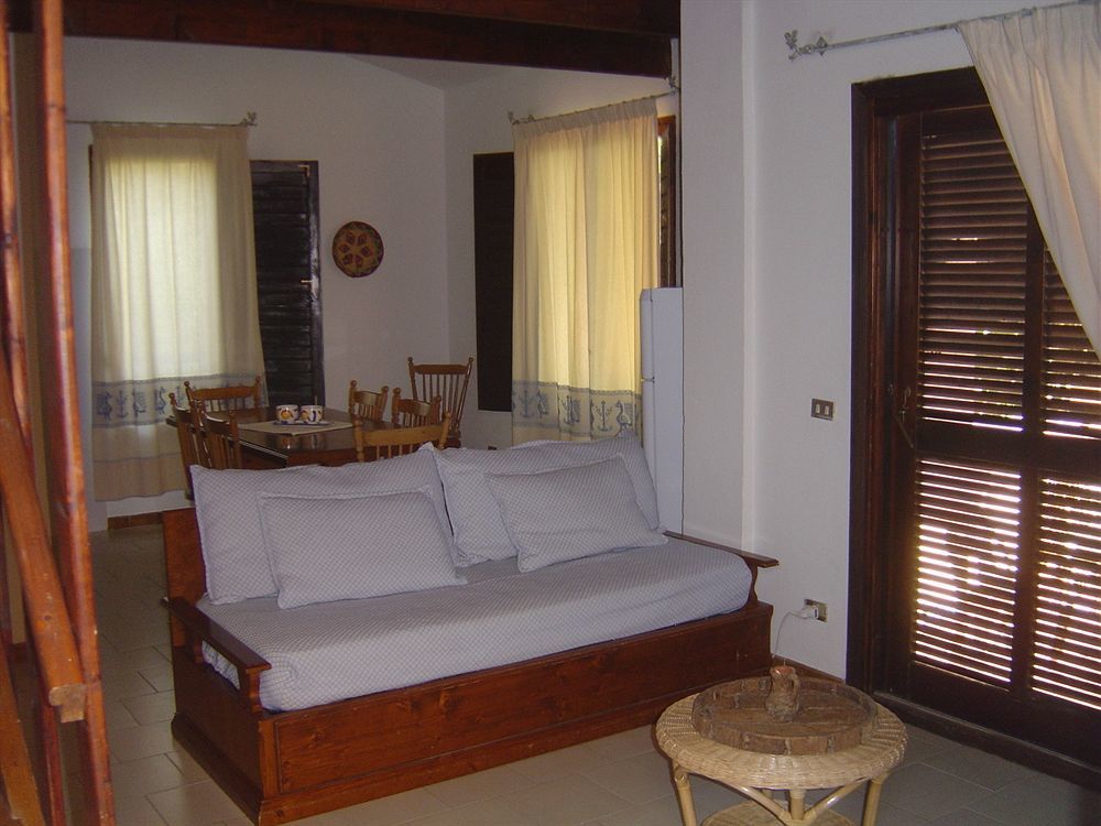 Residence Spiaggia Bianca Golfo Aranci Esterno foto