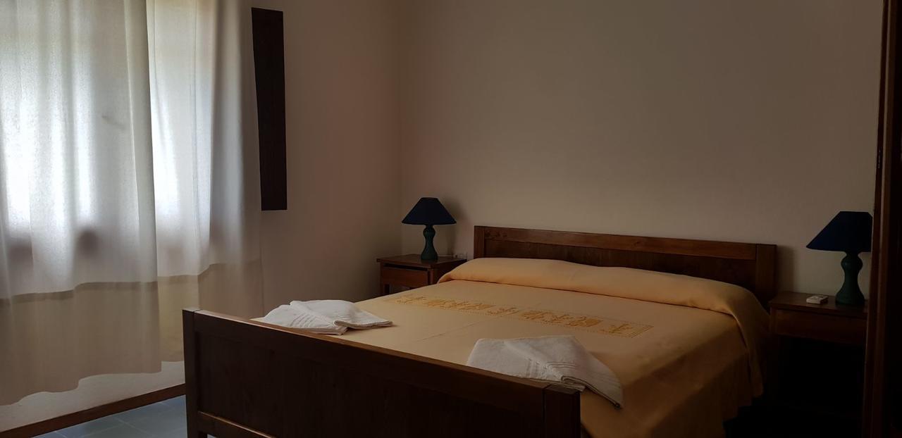 Residence Spiaggia Bianca Golfo Aranci Esterno foto