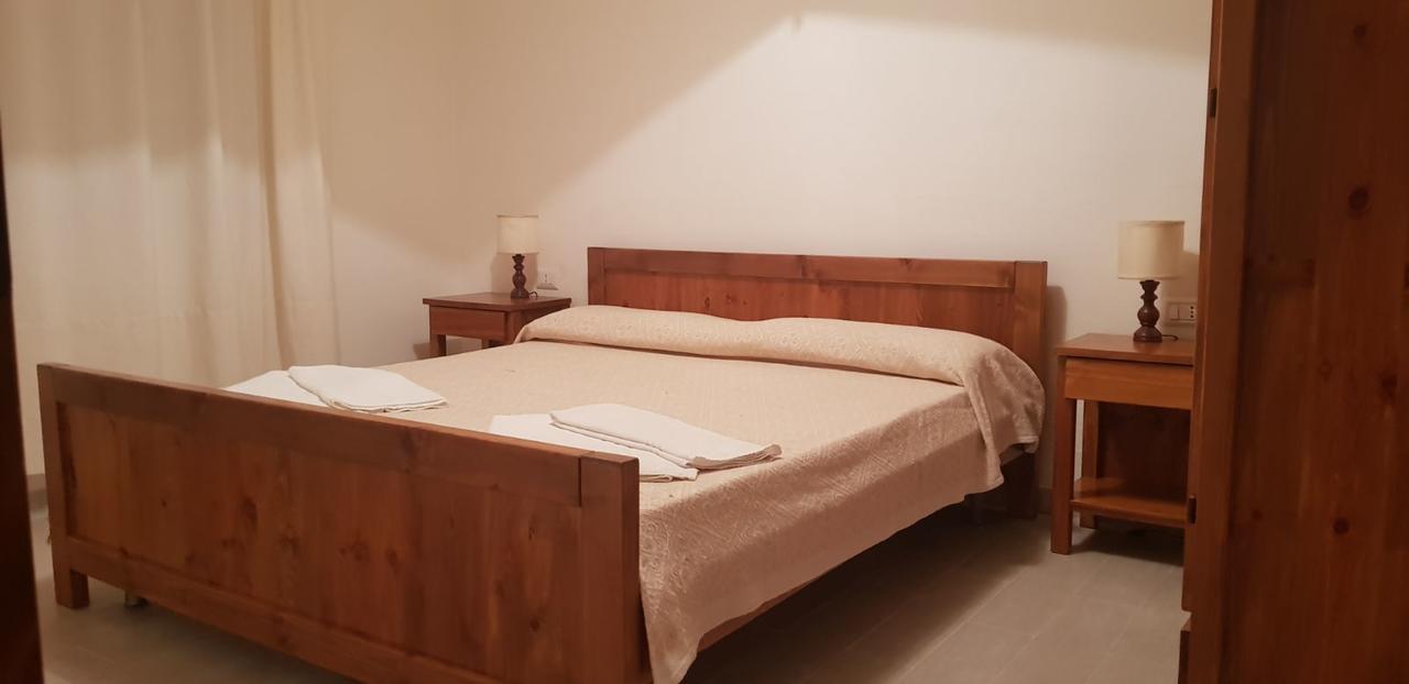 Residence Spiaggia Bianca Golfo Aranci Esterno foto