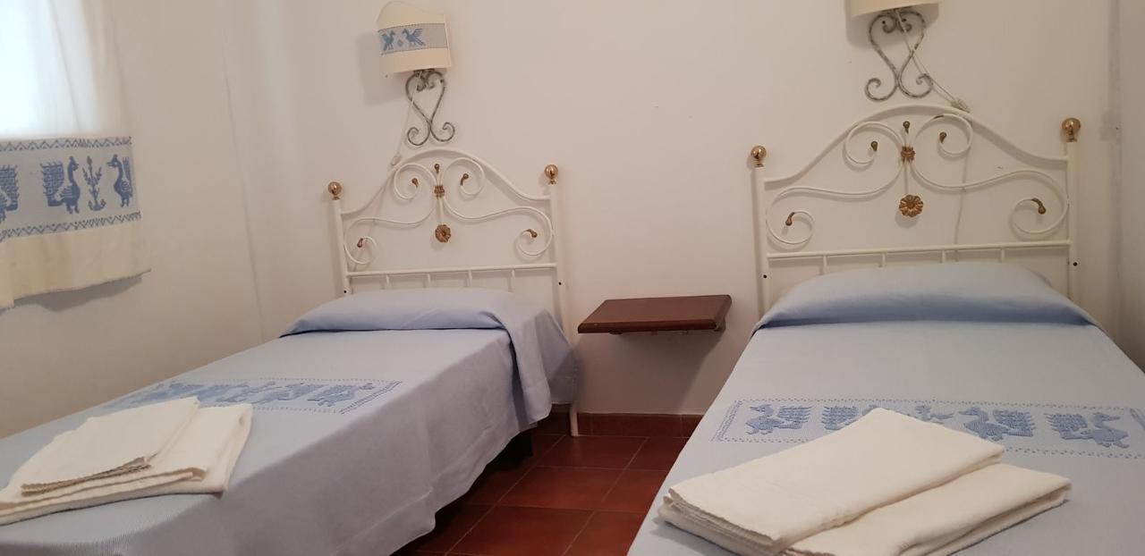 Residence Spiaggia Bianca Golfo Aranci Esterno foto