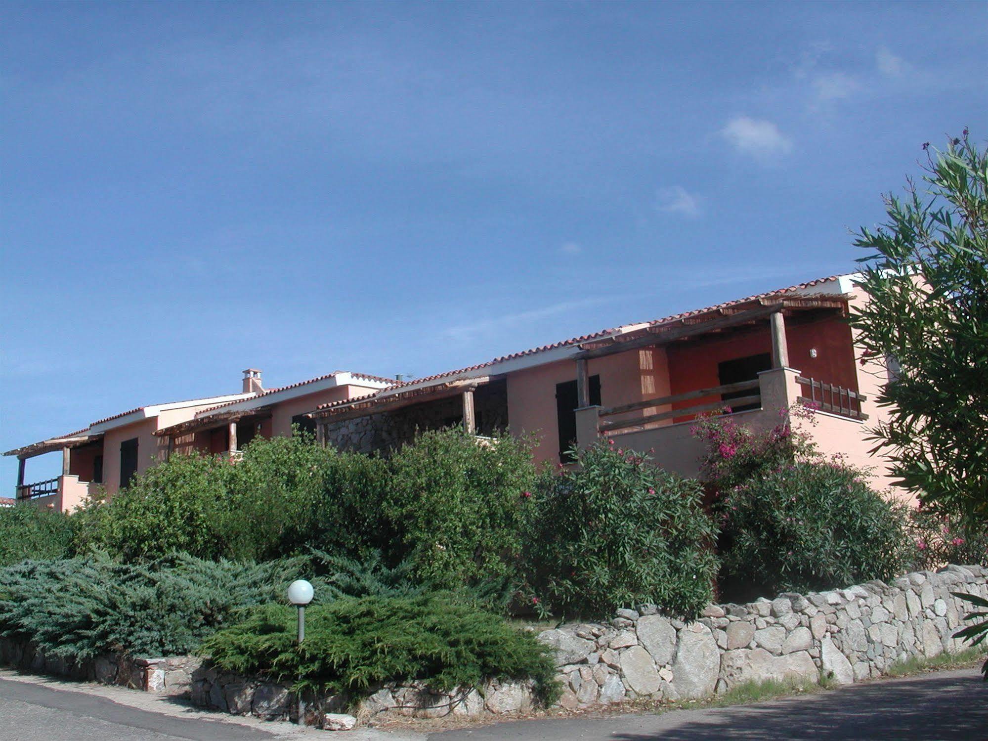 Residence Spiaggia Bianca Golfo Aranci Esterno foto