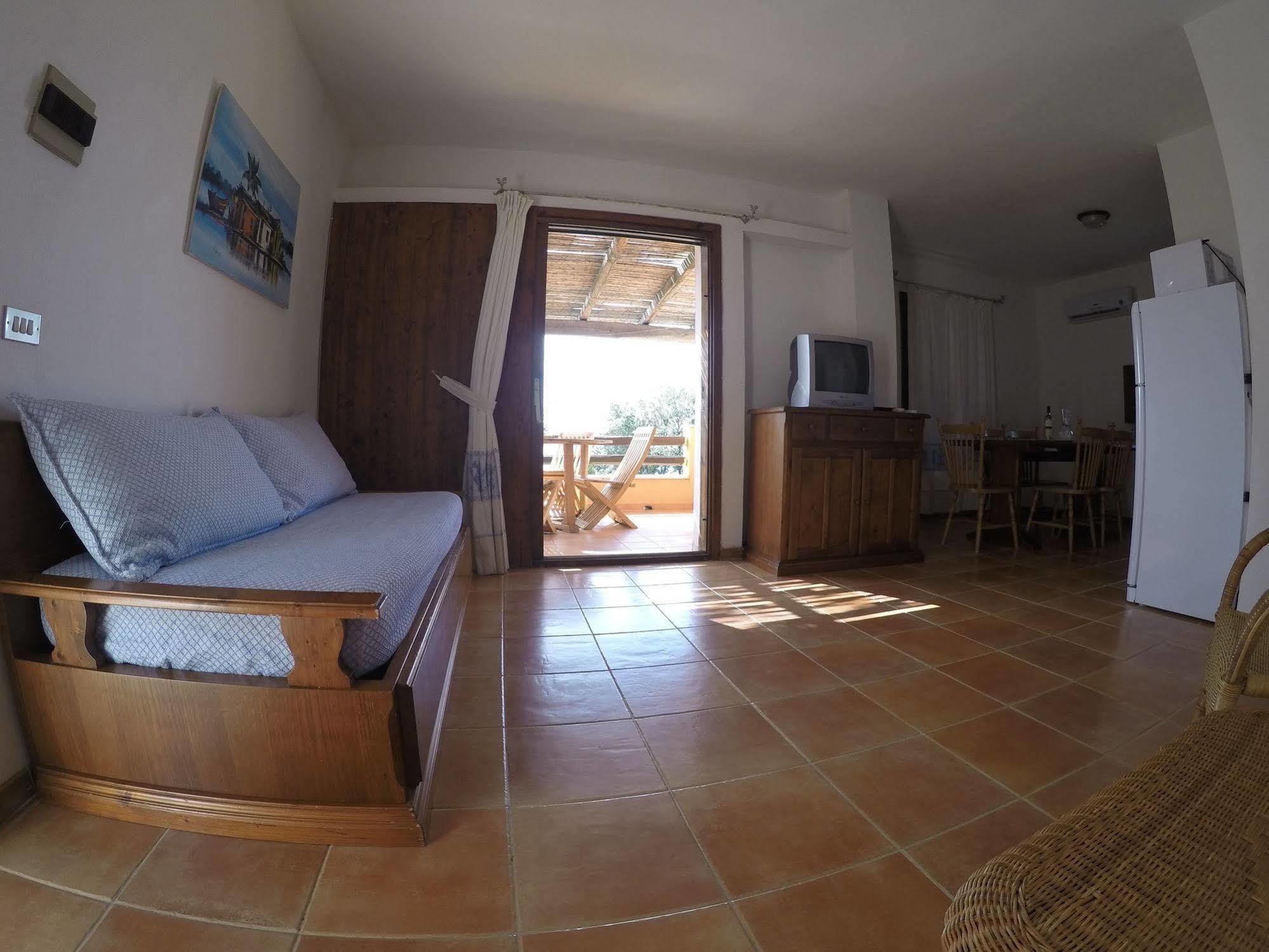Residence Spiaggia Bianca Golfo Aranci Esterno foto