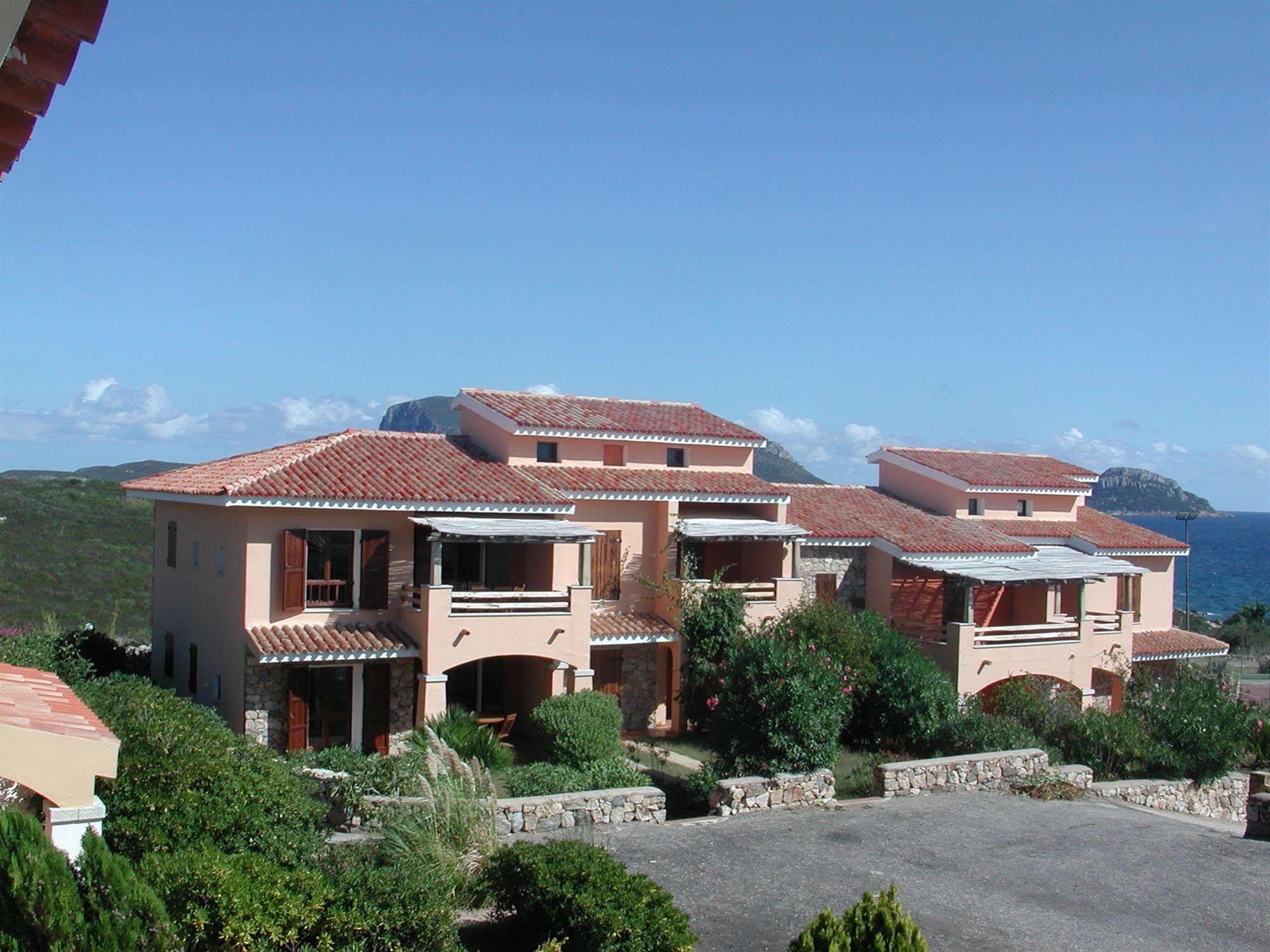 Residence Spiaggia Bianca Golfo Aranci Esterno foto