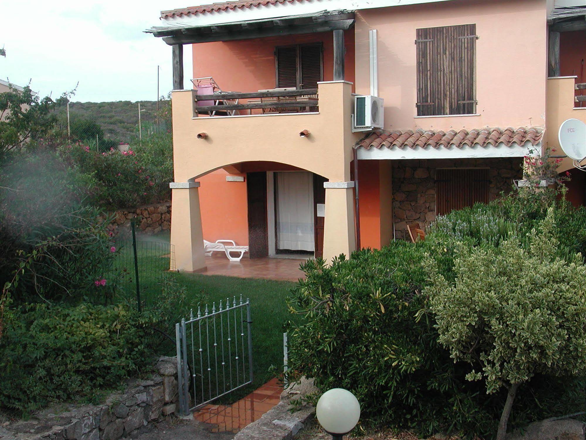 Residence Spiaggia Bianca Golfo Aranci Esterno foto