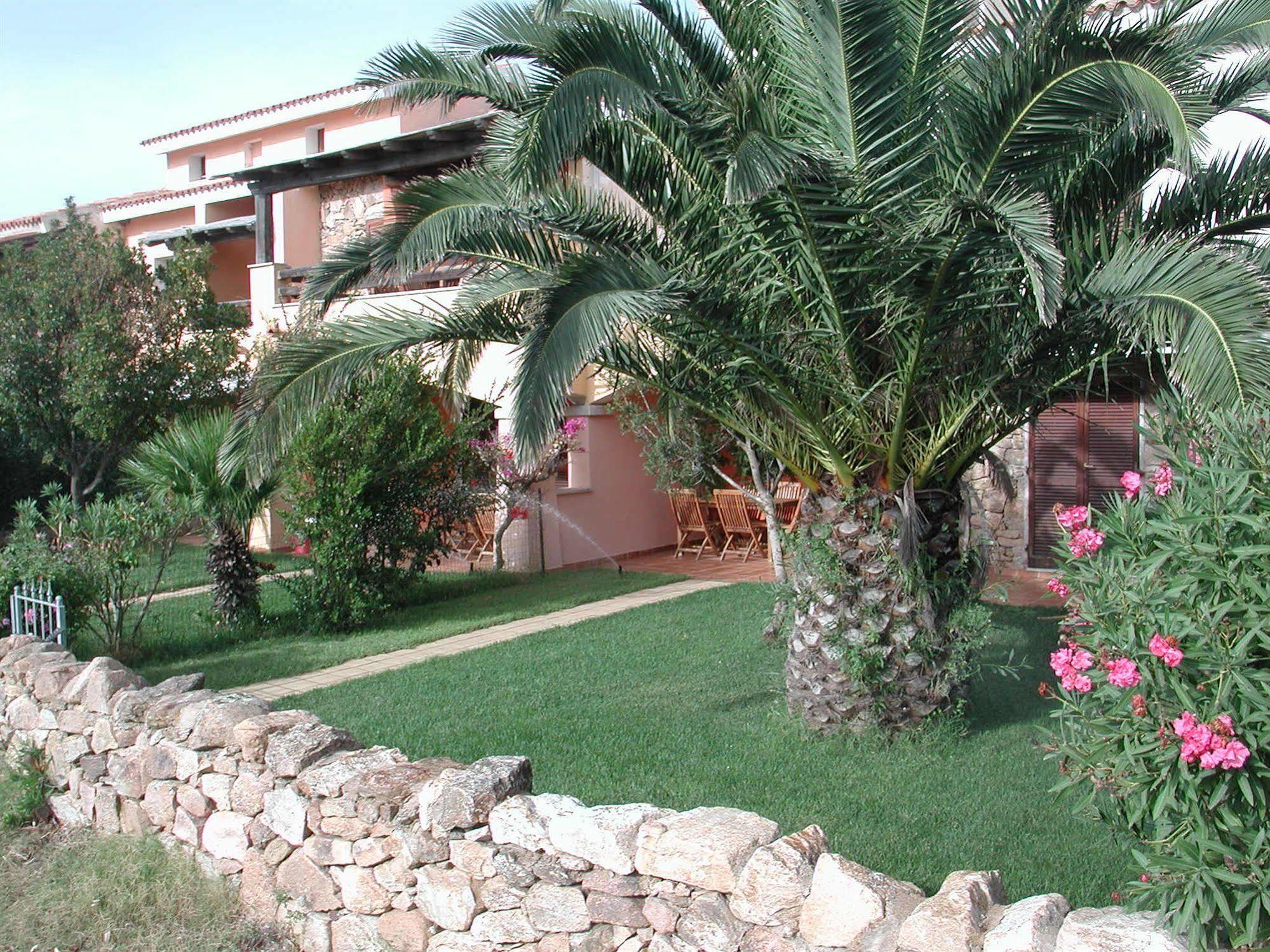 Residence Spiaggia Bianca Golfo Aranci Esterno foto