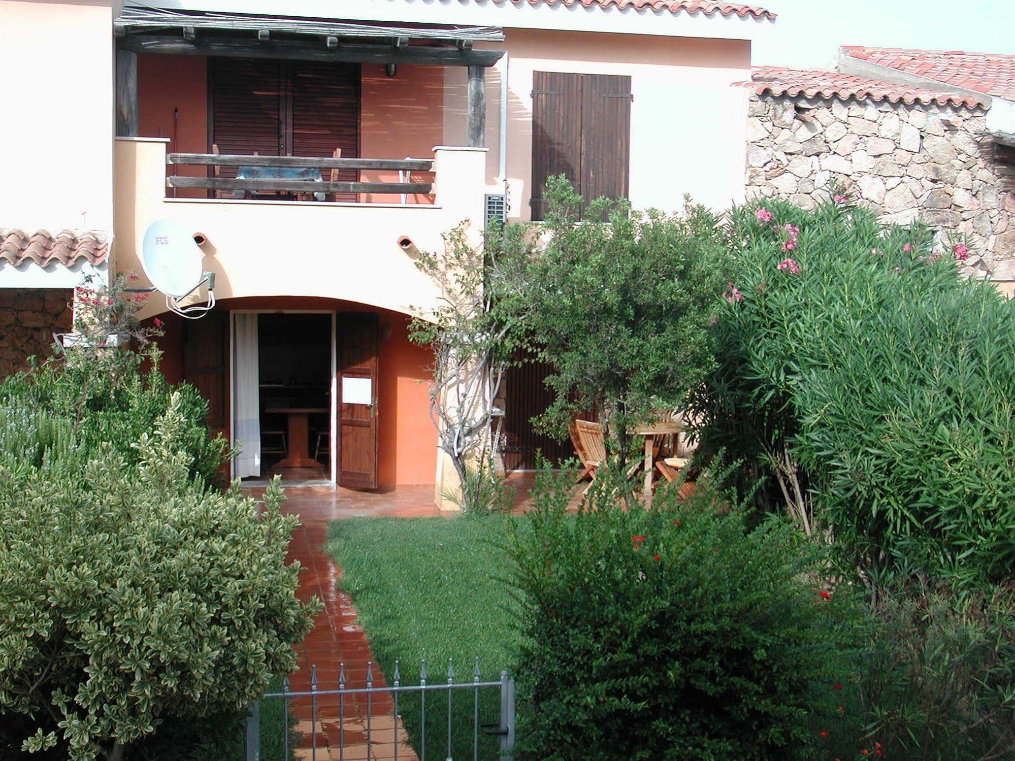 Residence Spiaggia Bianca Golfo Aranci Esterno foto